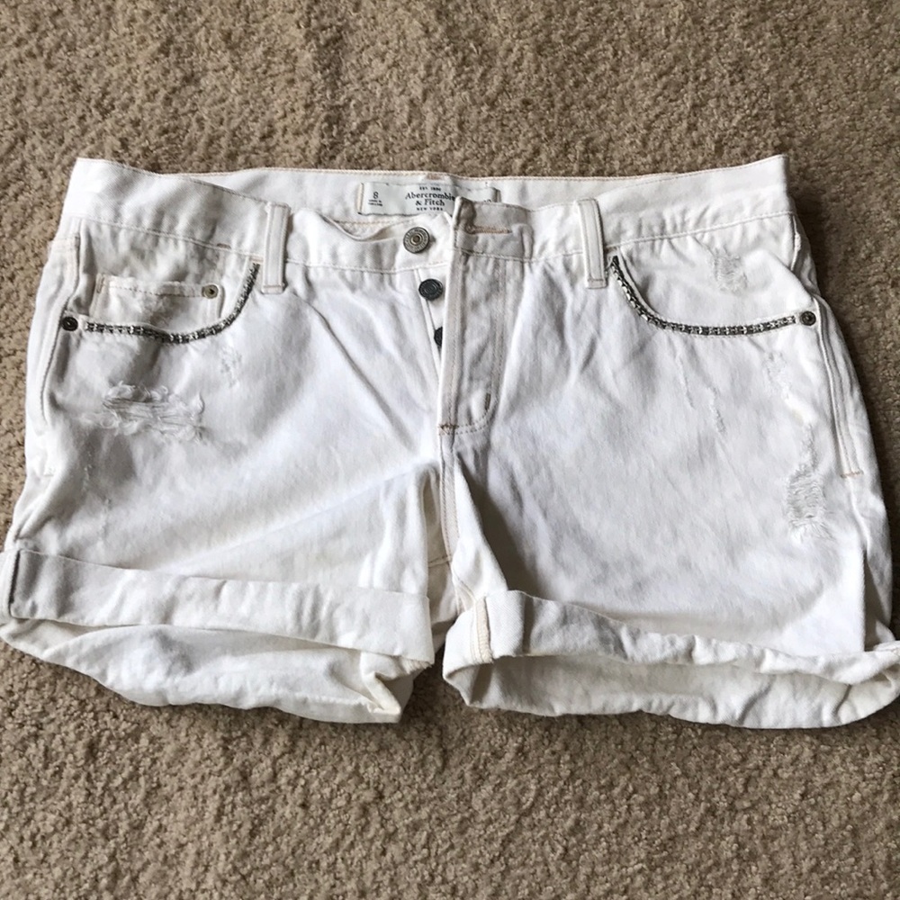 Very cute cream shorts
